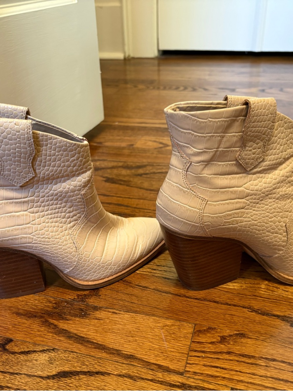 Women’s Cream/Light Beige Croc-Embossed Western Ankle Boots - Picture 2 of 5